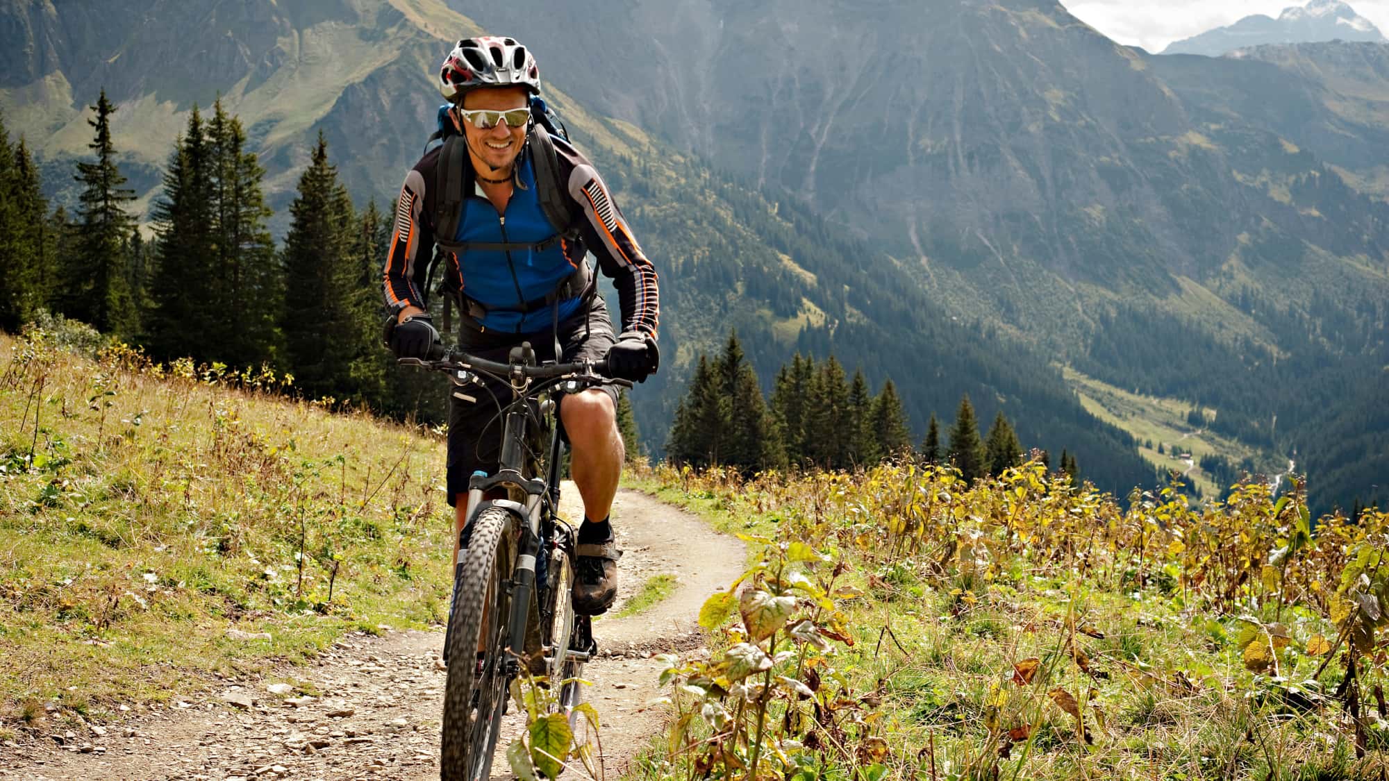 Aktivurlaub-im-Herbst-8-Orte-f-r-Herbst-Fitnessreisen-in-den-Bergen