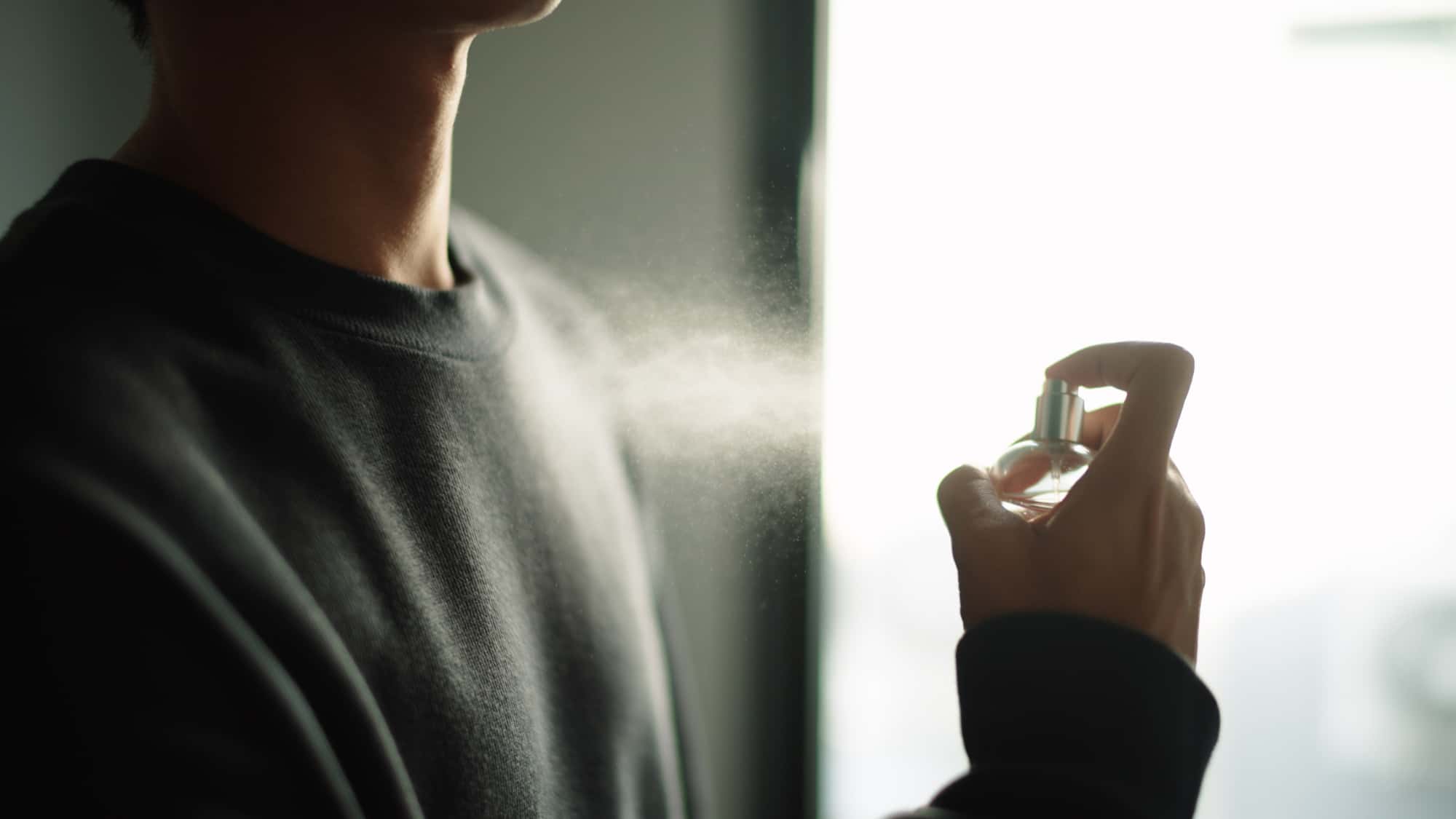 Der-gro-e-Duft-Check-Pheromon-Parfum-Macht-es-dich-wirklich-attraktiver-