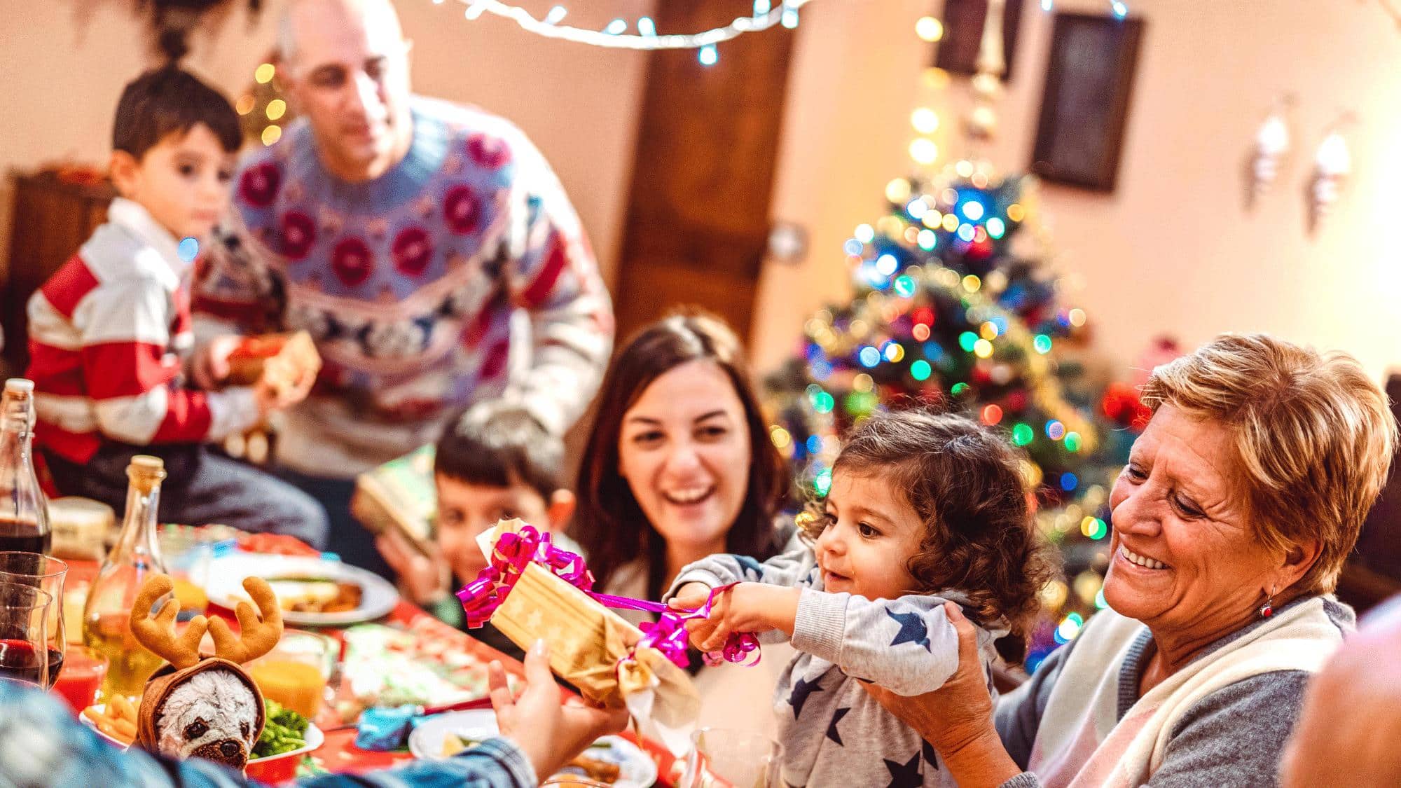 Xmas-Challenge-Patchwork-Familie-unterm-Weihnachtsbaum-So-gelingt-das-Fest