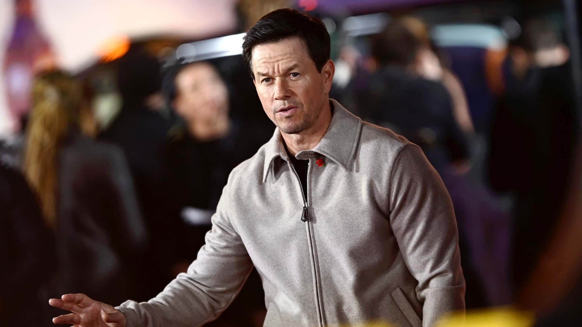 4-AM-Workout-von-Mark-Wahlberg-Mit-diesem-krassen-Fr-h-Workout-von-Mark-Wahlberg-st-rkst-du-Beine-und-Core