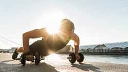 Express-Workout mit Kurzhantel für mehr Muskelmasse 