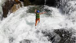 Ohne Guide und Absicherung sollten Sie beim Wildwasserschwimmen nie ins Wasser gehen