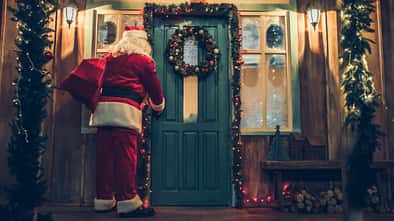 Als Papa den Weihnachtsmann für seine Kinder spielen? Na klar. Mit dem richtigen Kostüm und Auftritt klappt's