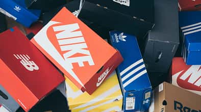 Sneaker Sale-Shopping