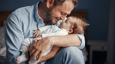 Vaterschaftsfreistellung: Eine gute Basis für eine enge Vater-Kind-Bindung von Anfang an