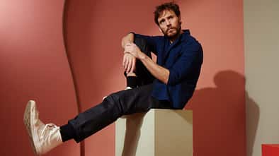 So brachte Sam Claflin seinen Körper in Rockstar-Form