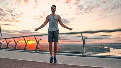 Du hast die 40er-Marke geknackt? Kein Problem Werde richtig fit mit unserem Trainingsplan
