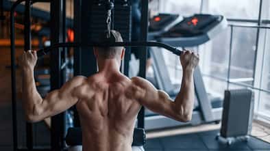 Egal ob Einsteiger oder erfahrener Gym-Gänger: Der Latzug bringt dich immer weiter