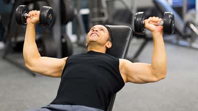 Die besten Gym-Übungen für Männer ab 40 Jahren