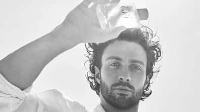 Düfte für jedes Budget / Frühjahr 2024 / Giorgio Armani Aqua di Gio / Aaron Taylor Johnson