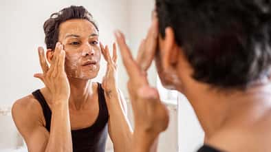Die besten Cleanser für Männer / Sommer 2024 / Nick Lloyd Getty Images