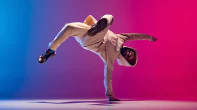 Mann beim Breakdance