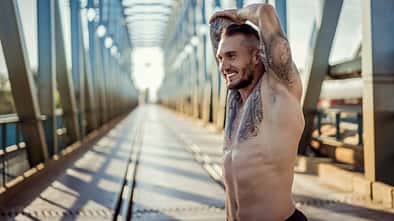 So wirkt sich Muskelaufbau auf deine Tattoos aus