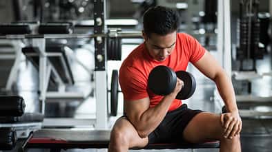 Mehr Muskeln oder mehr Wiederholungen?