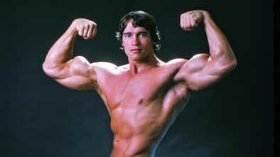 Arnold Schwarzenegger posiert in seiner Topform, 1976