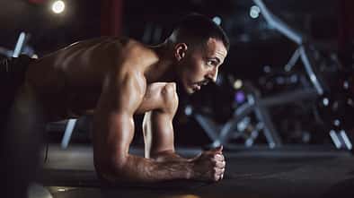 Mit eigenen Körpergewicht trainieren Mit eigenen Körpergewicht trainieren