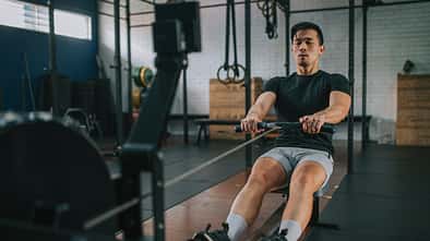 Sätze und Wiederholungen im Training