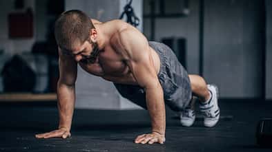 : Burpees richtig machen: Ausführung & Trainingsstrategie 