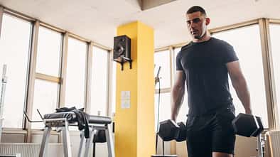 Die eine Übung, die deine Sommerfigur sichtbar verändert: Farmers Carry / Loaded Carries