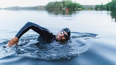 Open Water statt Pool: Warum Schwimmen im See dein Training verändert