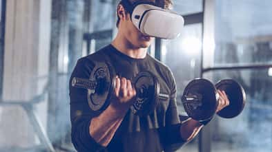 sh_643204843_LightField_Studios_VR_Training_Hanteln_800x462.jpg