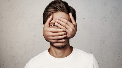 Mit diesen 5 Tipps überwinden Sie Ihre Schüchternheit