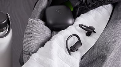 Die kabellosen In-Ears der Apple-Tochter Beats empfehlen sich als leistungsstarke Sportkopfhörer