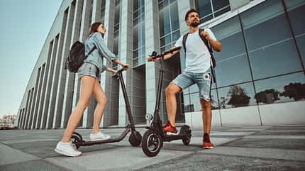 E-Scooter sind gerade voll im Trend E Roller fahren