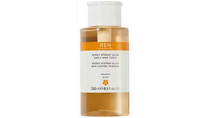 RADIANCE READY STEADY GLOW AHA DAILY TONIC verfeinert das Hautbild RADIANCE READY STEADY GLOW AHA DAILY TONIC verfeinert das Hautbild