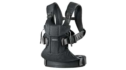 Die schwarze One-Air von Babybjörn. Die schwarze One-Air von Babybjörn.