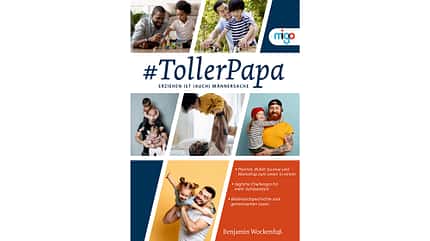 Buch-Cover mit verschiedenen Fotos von Väter mit Kindern Buch-Cover mit verschiedenen Fotos von Väter mit Kindern