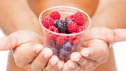 Diese Obstsorten mit wenig Fructose helfen dir beim Abnehmen
