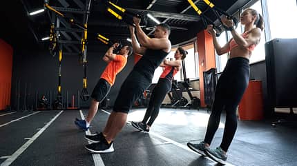 Schlingentrainer-Kurse im Fitnessstudio Schlingentrainer-Kurse im Fitnessstudio