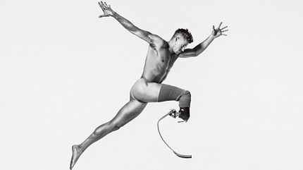 Trenten Merrill (32): US-Paralympionike im Weitsprung (2016, 2021), Disability-Pride-Aktivist
Trenten Merrill (32): US-Paralympionike im Weitsprung (2016, 2021), Disability-Pride-Aktivist