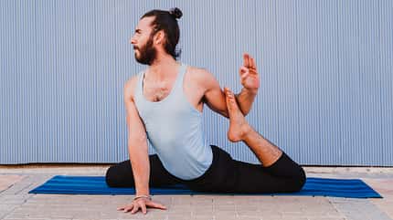 Yoga ist keine Wettkampfsportart. Leistungs- und Konkurrenzdenken haben hier keinen Platz Yoga ist keine Wettkampfsportart. Leistungs- und Konkurrenzdenken haben hier keinen Platz