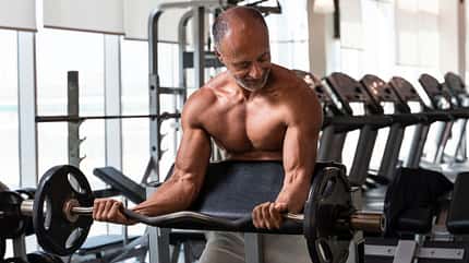 Mit den richtigen Übungen kannst du auch im Alter noch richtig fit aussehen Mit den richtigen Übungen kannst du auch im Alter noch richtig fit aussehen