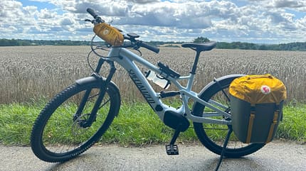 Das Tero X 6.0 von Specialized: ein vollgefedertes E-Mountainbike, mit dem man auch komfortable durch die Stadt pendeln soll Das Tero X 6.0 von Specialized: ein vollgefedertes E-Mountainbike, mit dem man auch komfortable durch die Stadt pendeln soll