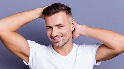 Männer-Trendfrisuren 2024 / Deagreez Getty Images Männer-Trendfrisuren 2024 / Deagreez Getty Images