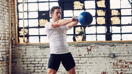 Kettlebell-Swing Kettlebell-Swing
