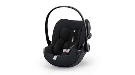 Babyschale Cloud G i-Size + Base G von Cybex für etwa 385 Euro Babyschale Cloud G i-Size + Base G von Cybex für etwa 385 Euro