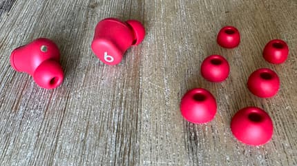 Die Gummi-Aufsätze der Solo Buds gibt es in 4 unterschiedlichen Größen Die Gummi-Aufsätze der Solo Buds gibt es in 4 unterschiedlichen Größen