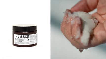 Die besten Bodypeelings / Sommer 2024 / L:A BRUKET No. 226 Sea Salt Scrub Spruce Peeling