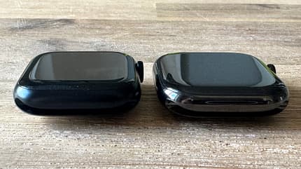 Die Apple Watch 10 (rechts) ist fast 10 % schmaler als die Series 9 (links) Die Apple Watch 10 (rechts) ist fast 10 % schmaler als die Series 9 (links)
