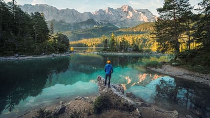 Traumhafte Kulisse an einem Bergsee in den bayerischen Alpen Traumhafte Kulisse an einem Bergsee in den bayerischen Alpen
