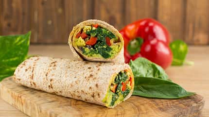 Tofu,Wraps,With,Scrambled,Eggs,And,Vegetables