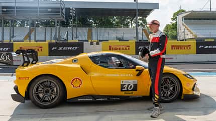 Ferrari mit Pirelli-Reifen und Fahrer in Monza Ferrari mit Pirelli-Reifen und Fahrer in Monza