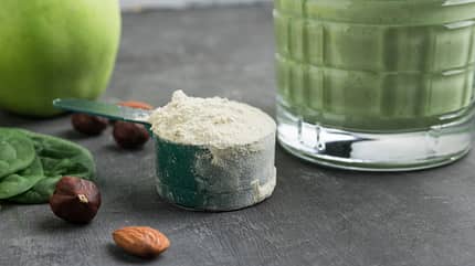 Grüner Detox-Smoothie mit Mandeln Grüner Detox-Smoothie mit Mandeln