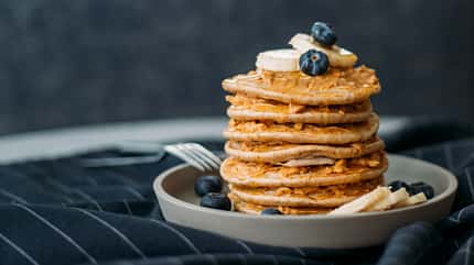Stapel an Pancakes mit Blaubeeren