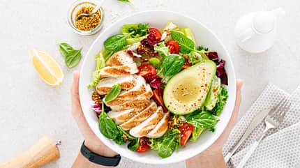 Salat mit Hähnchenfleisch Salat mit Hähnchenfleisch