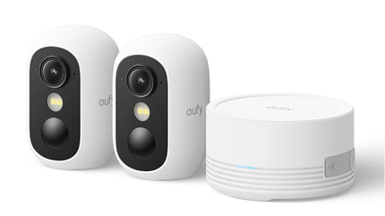 Die eufyCam C35 ist sehr einfach einzurichten und überwacht das eigene Zuhause KI-gestützt bei Tag und Nacht Die eufyCam C35 ist sehr einfach einzurichten und überwacht das eigene Zuhause KI-gestützt bei Tag und Nacht